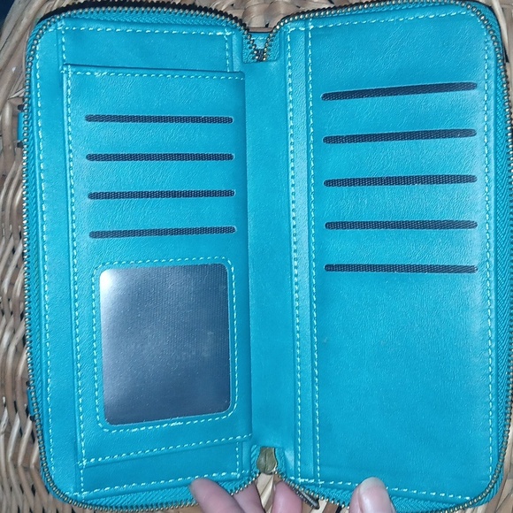 Megshi Genuine Leather Teal Zip Around Wallet - Picture 8 of 9
